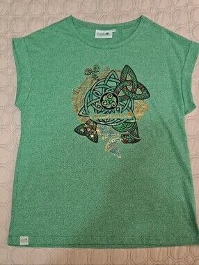 Irish Memories Green Short-Sleeve Womens Tee with Celtic Knot Graphic Size XXL
